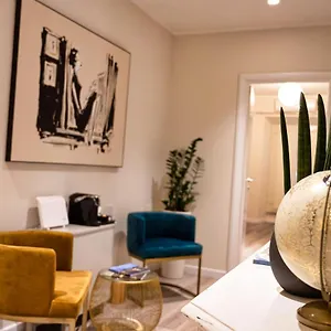 Design 18 Charming Guest house Rome